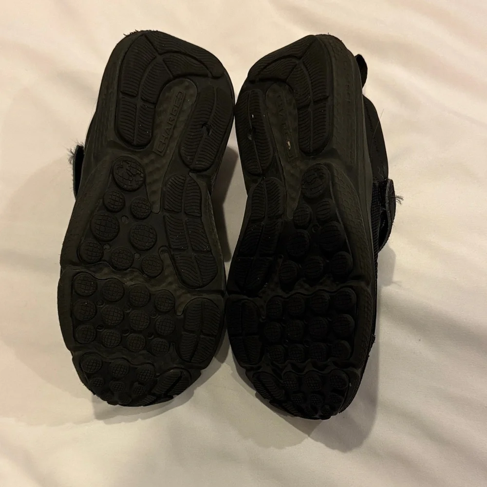 Under Armour Kids Black Hook-and-Loop Sneakers